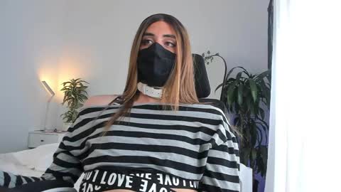 Lily Reina online show from 21, 4, 2026