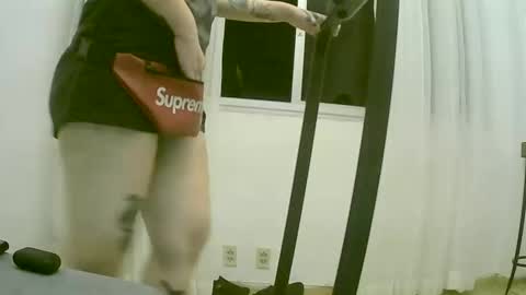 lilyswear online show from 20, 2, 2025