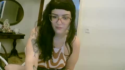 lilyswear online show from 25, 2, 2025