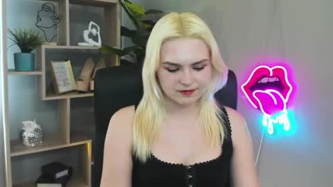 Lily online show from 28, 4, 2026