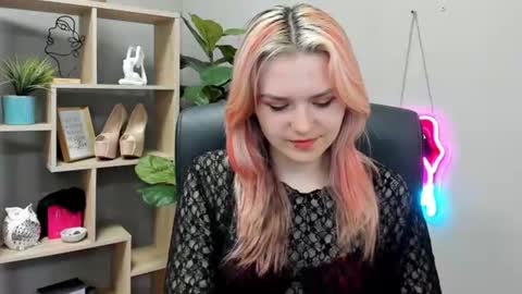 Lily online show from 4, 7, 2026