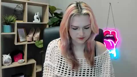 Lily online show from 7, 7, 2026