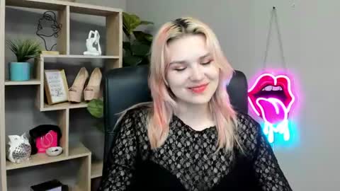 Lily online show from 12, 7, 2026