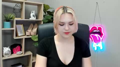 Lily online show from 13, 7, 2026