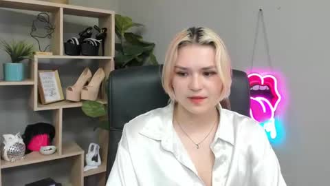 Lily online show from 22, 7, 2026