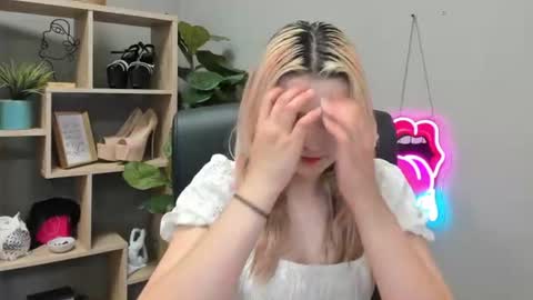 Lily online show from 27, 7, 2026