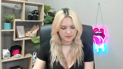 Lily online show from 28, 7, 2026