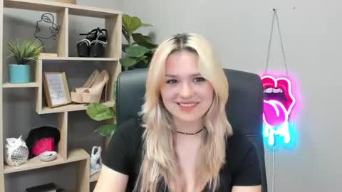 Lily online show from 28, 7, 2026