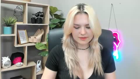 Lily online show from 28, 7, 2026