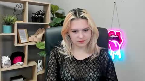 Lily online show from 3, 8, 2026