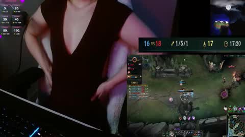 Snapshot of lilythrone chatting on 14, 11, 2025 Lily Rone online show from 14, 11, 2025