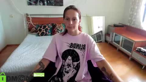 Snapshot of lilyviolet7 chatting on 14, 7, 2026 Hi Im Lily online show from 14, 7, 2026