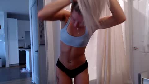 Lily Monroe online show from 3, 10, 2025