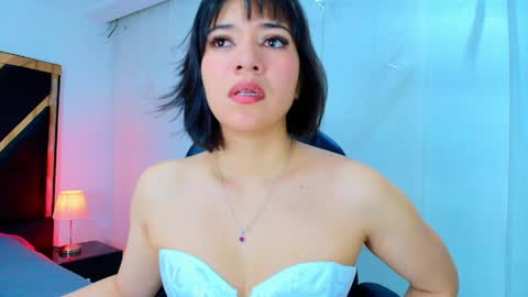  Lina Bedoya  online show from 10, 4, 2026