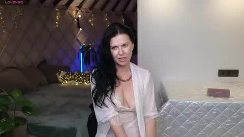 lina_flore online show from 1, 7, 2026