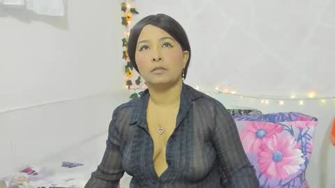 LINA SANCHEZ online show from 28, 10, 2025
