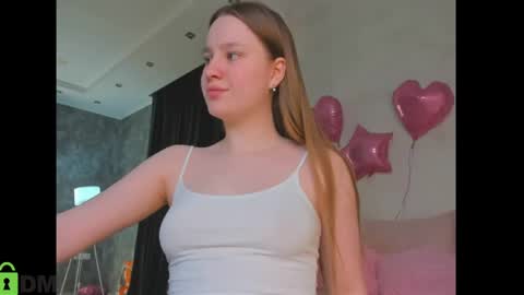 Snapshot of lina_smilee chatting on 4, 6, 2026 Lina online show from 4, 6, 2026