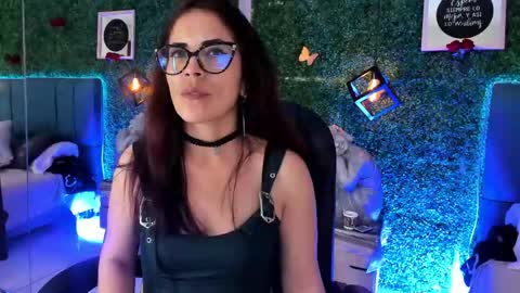 Lina  online show from 30, 4, 2026
