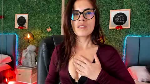 Lina  online show from 1, 5, 2026