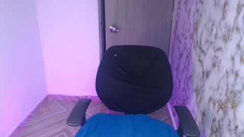 Snapshot of lincy_honeyy chatting on 4, 4, 2026 lincy_honeyy online show from 4, 4, 2026