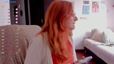 Snapshot of linda_giggle chatting on 19, 12, 2024 Giggles  online show from 19, 12, 2024