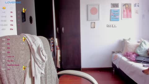 Snapshot of linda_giggle chatting on 10, 1, 2025 Giggles  online show from 10, 1, 2025