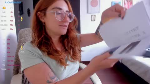 Snapshot of linda_giggle chatting on 16, 1, 2025 Giggles  online show from 16, 1, 2025