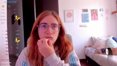 Snapshot of linda_giggle chatting on 21, 1, 2025 Giggles  online show from 21, 1, 2025