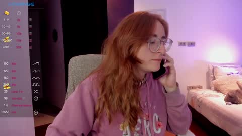 Snapshot of linda_giggle chatting on 3, 2, 2025 Giggles  online show from 3, 2, 2025