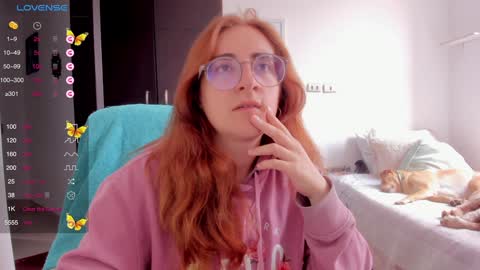 Snapshot of linda_giggle chatting on 3, 2, 2025 Giggles  online show from 3, 2, 2025