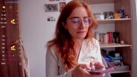 Snapshot of linda_giggle chatting on 11, 2, 2025 Giggles  online show from 11, 2, 2025