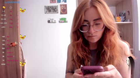 Snapshot of linda_giggle chatting on 19, 2, 2025 Giggles  online show from 19, 2, 2025