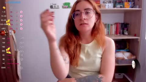 Snapshot of linda_giggle chatting on 21, 2, 2025 Giggles  online show from 21, 2, 2025