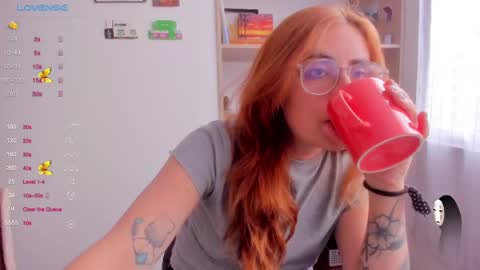 Snapshot of linda_giggle chatting on 23, 2, 2025 Giggles  online show from 23, 2, 2025