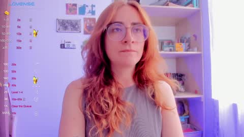 Snapshot of linda_giggle chatting on 25, 2, 2025 Giggles  online show from 25, 2, 2025