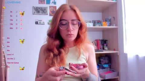 Snapshot of linda_giggle chatting on 28, 2, 2025 Giggles  online show from 28, 2, 2025