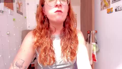 Snapshot of linda_giggle chatting on 26, 9, 2025 Giggles  online show from 26, 9, 2025
