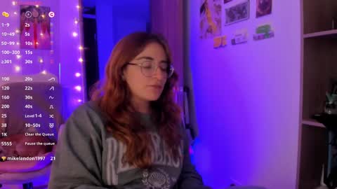 Snapshot of linda_giggle chatting on 1, 10, 2025 Giggles  online show from 1, 10, 2025