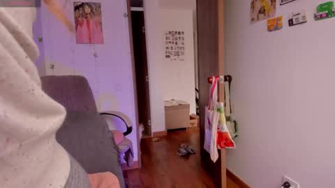 Snapshot of linda_giggle chatting on 2, 10, 2025 Giggles  online show from 2, 10, 2025