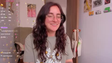 Snapshot of linda_giggle chatting on 29, 10, 2025 Giggles  online show from 29, 10, 2025