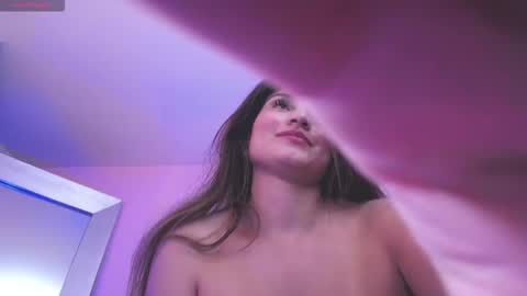 Maria Paula online show from 29, 9, 2025