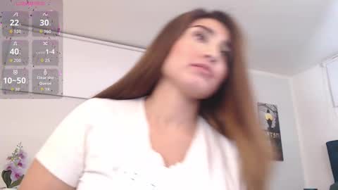 Maria Paula online show from 4, 11, 2025