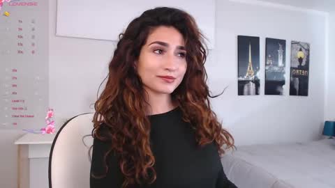 Maria Paula online show from 13, 4, 2026