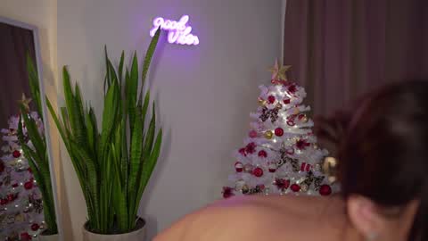 Call me Linda online show from 20, 12, 2024