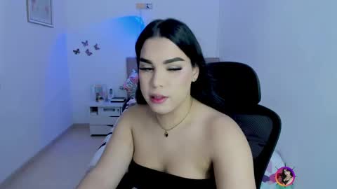 Snapshot of linda_zaam8386 chatting on 27, 10, 2025 online show from 27, 10, 2025