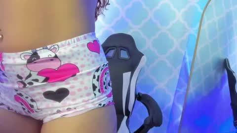 Snapshot of lindaa_natashaa chatting on 18, 11, 2025 L I N D A online show from 18, 11, 2025