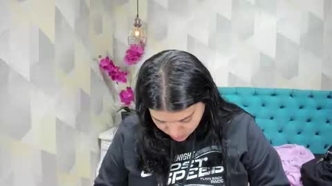    online show from 1, 10, 2025