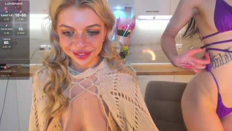 Snapshot of lindacrystalofc chatting on 24, 12, 2024 happy new year online show from 24, 12, 2024