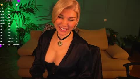 lindsi_luvviv online show from 11, 4, 2026
