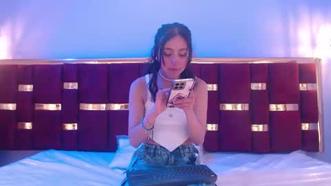 Snapshot of ling_ling24 chatting on 15, 12, 2025 ling ling24 online show from 15, 12, 2025